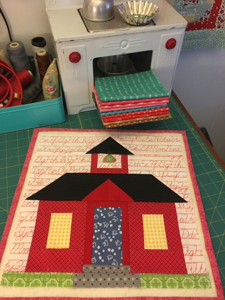 Lori Holts Schoolhouse Block Tutorial Is On Her Blog Bee In My Bonnet 