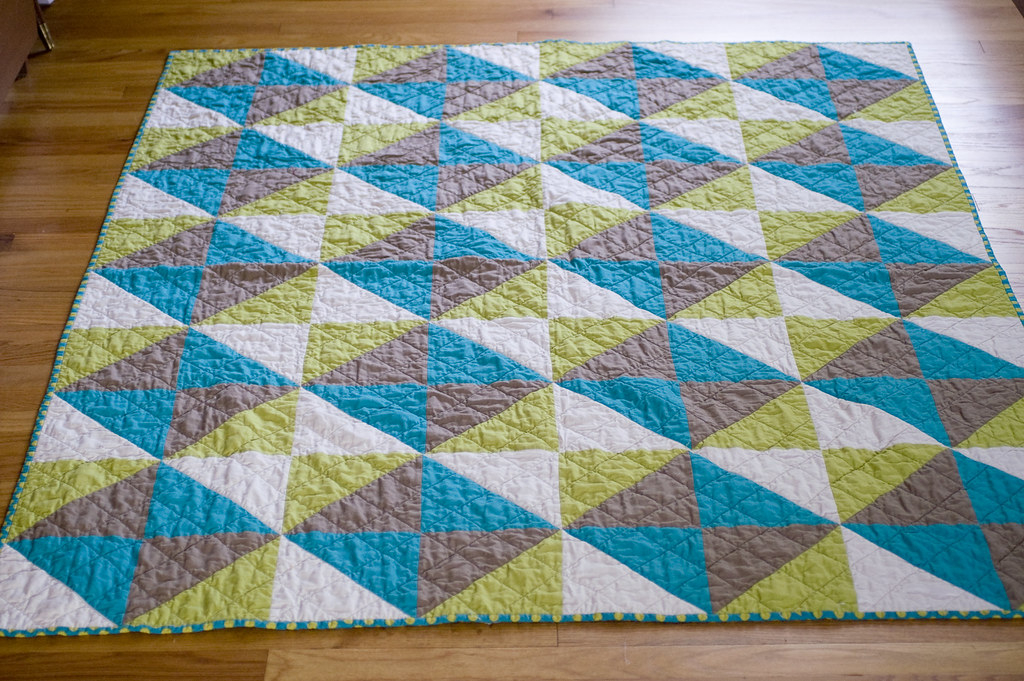 Triangles In A Square Quilt Www dontcallmebecky Here A Flickr