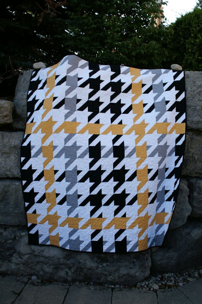 The Best Houndstooth Quilt I ve Seen 2019 Quilt Decor Quilts 